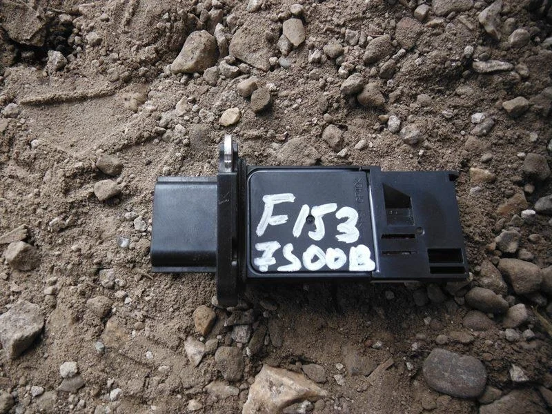 Б.у. датчик расхода воздуха/ дмрв NISSAN JUKE F15E NISSAN JUKE F15E