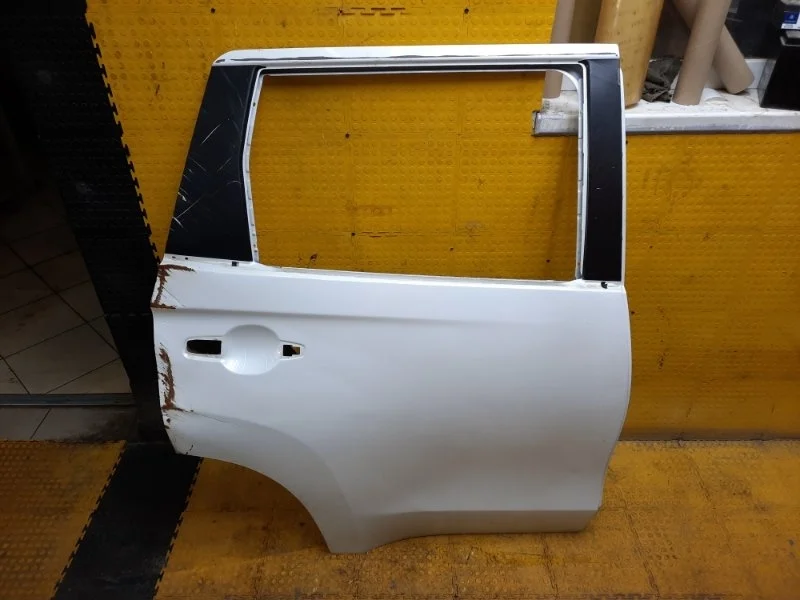 Дверь Mitsubishi Pajero sport 2019 5730B882 KS1W 4N15, задняя правая