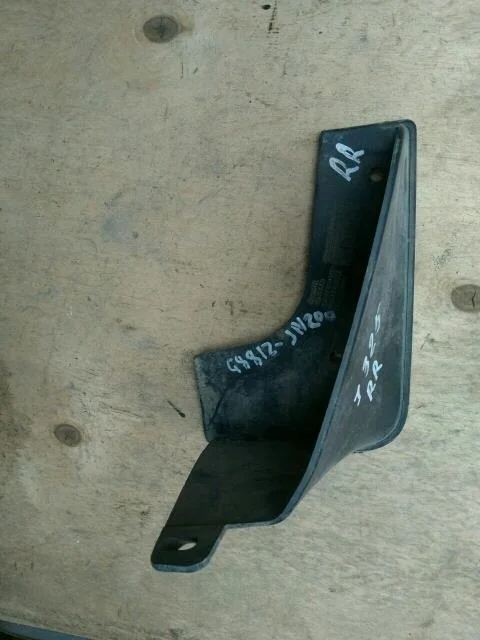 Б.у. брызговик NISSAN TEANA J32 NISSAN TEANA J32