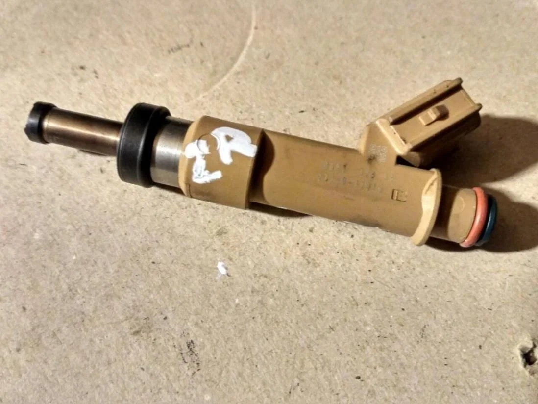 Б.у. форсунка топливная TOYOTA COROLLA ZRE151 TOYOTA COROLLA ZRE151