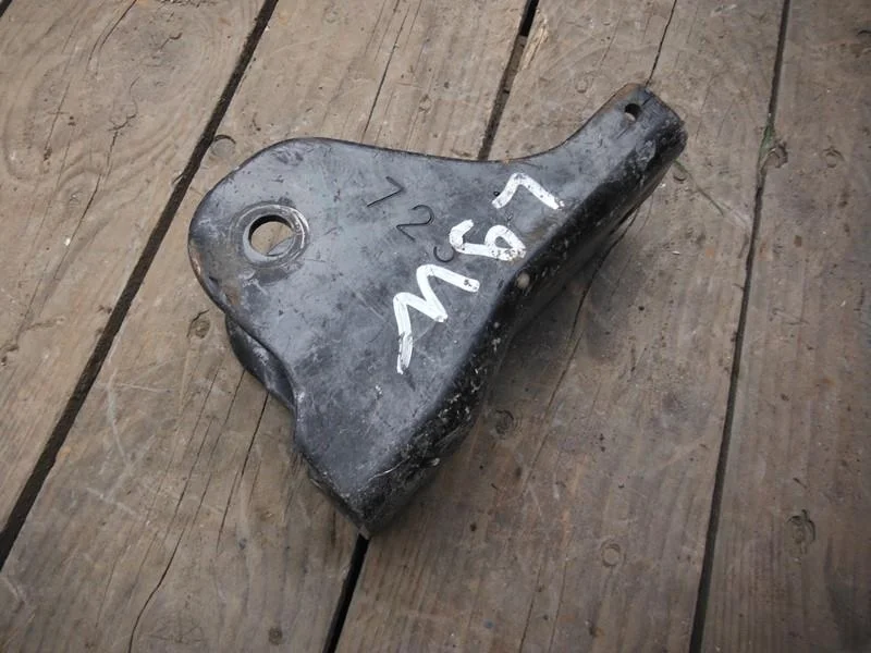 Б.у. кронштейн опоры двигателя MITSUBISHI LANCER CS9W MITSUBISHI LANCER CS9W