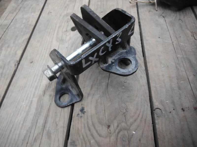 Б.у. кронштейн опоры двигателя MITSUBISHI LANCER CY3A MITSUBISHI LANCER CY3A