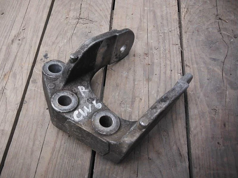 Б.у. кронштейн опоры двигателя MITSUBISHI OUTLANDER XL CW6W MITSUBISHI OUTLANDER XL CW6W