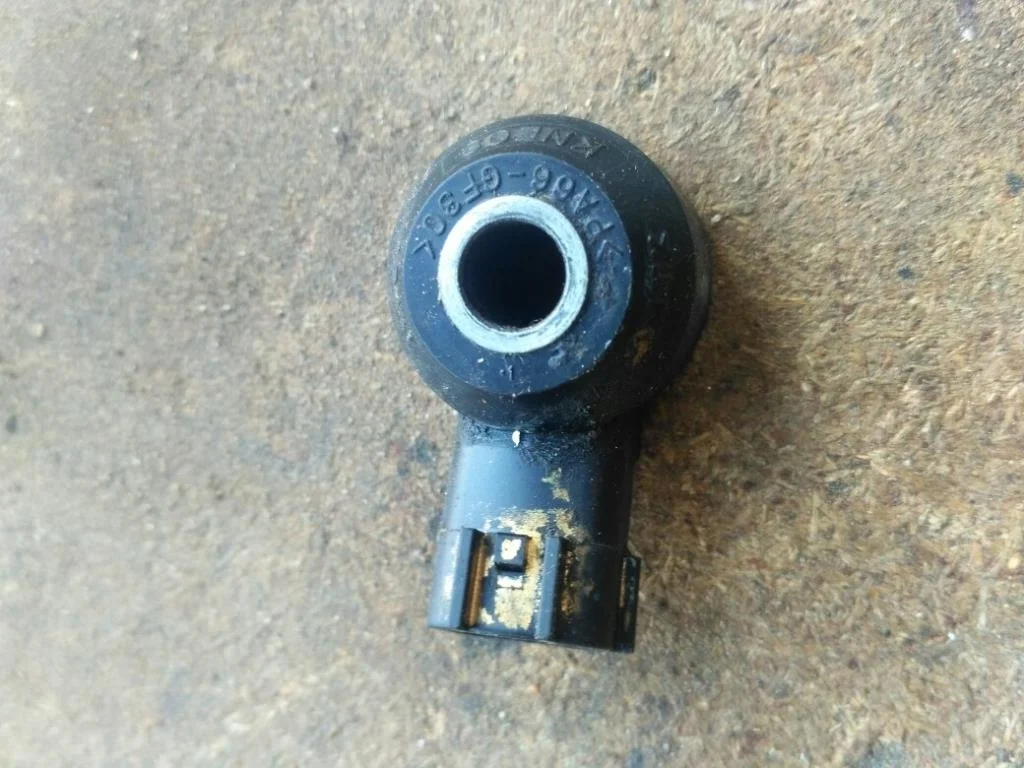 Б.у. датчик детонации NISSAN PRIMERA P12 NISSAN PRIMERA P12