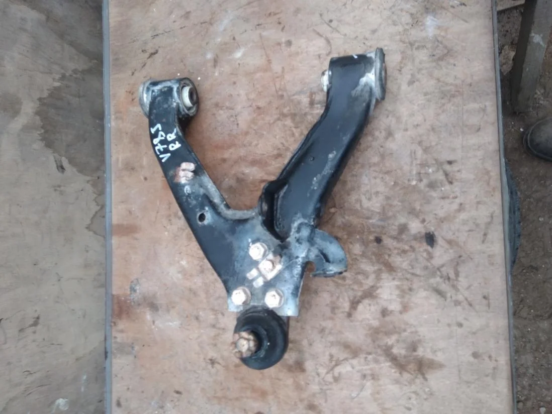 Б.у. рычаг MITSUBISHI PAJERO V78W MITSUBISHI PAJERO V78W