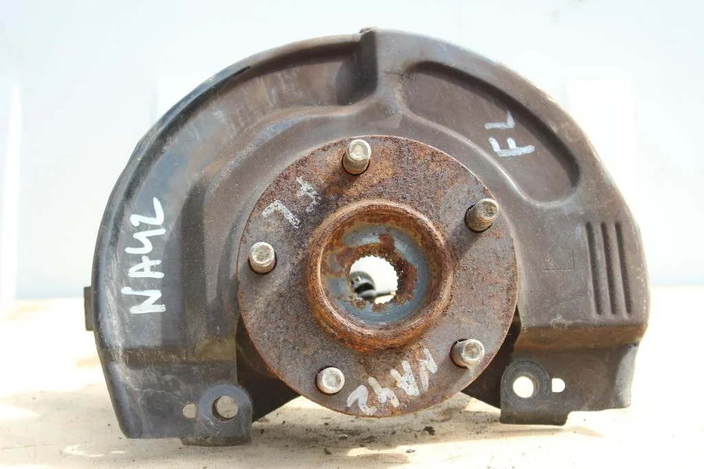 Б.у. кулак поворотный MITSUBISHI GRANDIS NA4W MITSUBISHI GRANDIS NA4W