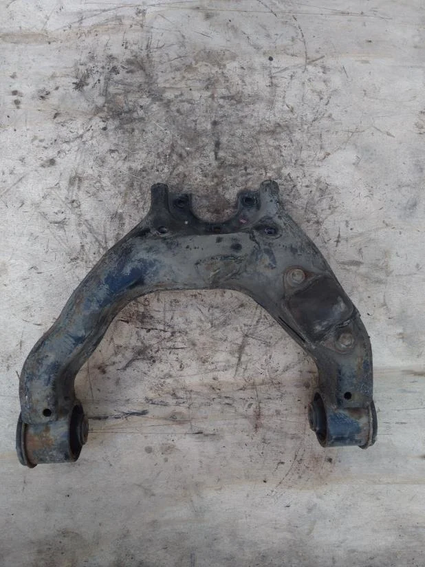 Б.у. рычаг MITSUBISHI L200 KB4T MITSUBISHI L200 KB4T