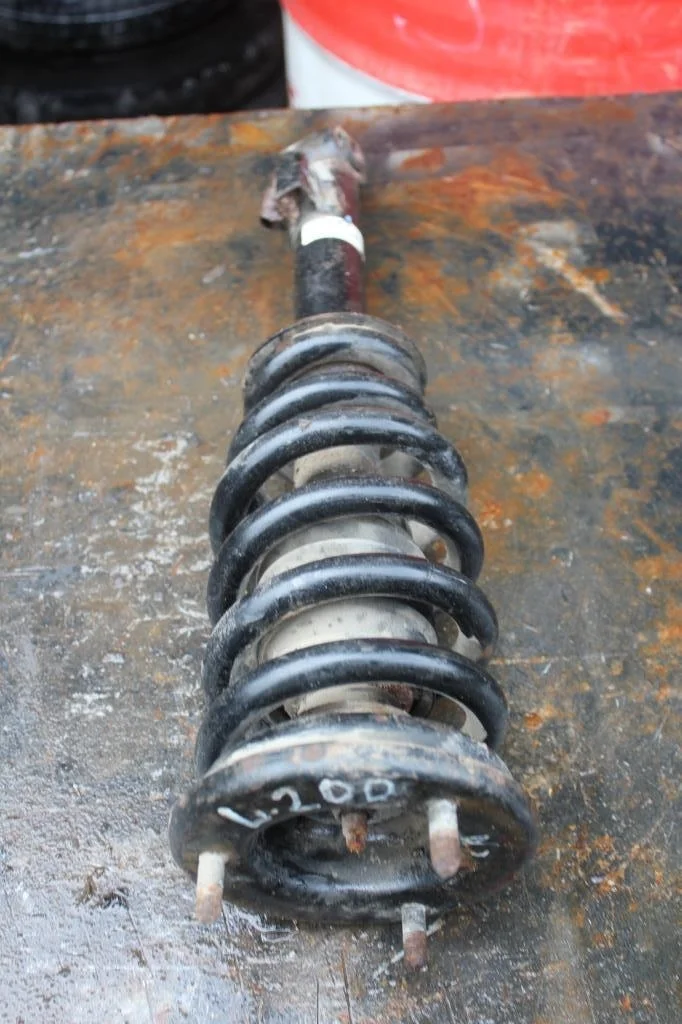 Б.у. амортизатор MITSUBISHI L200 KB4T MITSUBISHI L200 KB4T