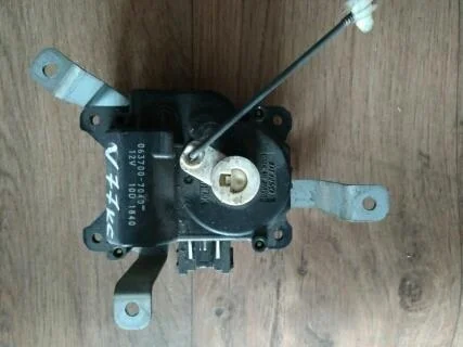 Б.у. сервопривод заслонки печки MITSUBISHI PAJERO V77W MITSUBISHI PAJERO V77W