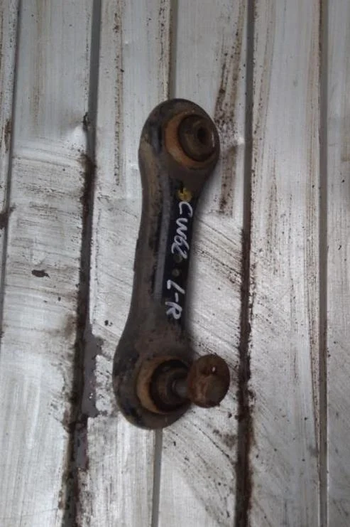 Б.у. рычаг поперечный MITSUBISHI OUTLANDER XL CW6W MITSUBISHI OUTLANDER XL CW6W