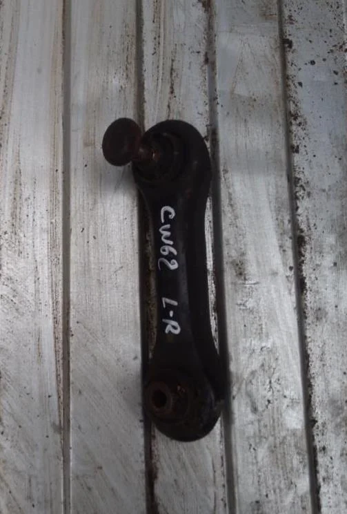 Б.у. рычаг поперечный MITSUBISHI OUTLANDER XL CW6W MITSUBISHI OUTLANDER XL CW6W