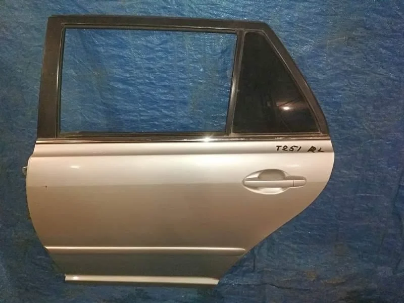 Б.у. дверь TOYOTA AVENSIS AZT250 TOYOTA AVENSIS AZT250