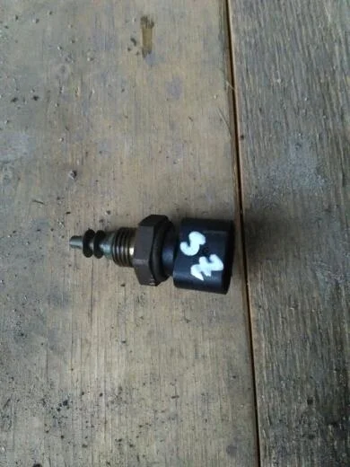 Б.у. датчик температуры SUZUKI  XL7 JA627 SUZUKI XL7 JA627