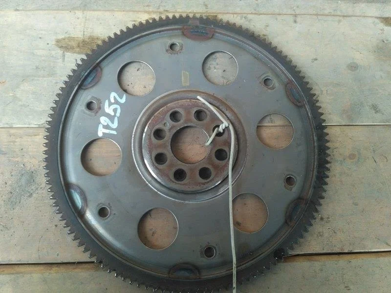 Б.у. маховик TOYOTA AVENSIS AZT250 TOYOTA AVENSIS AZT250