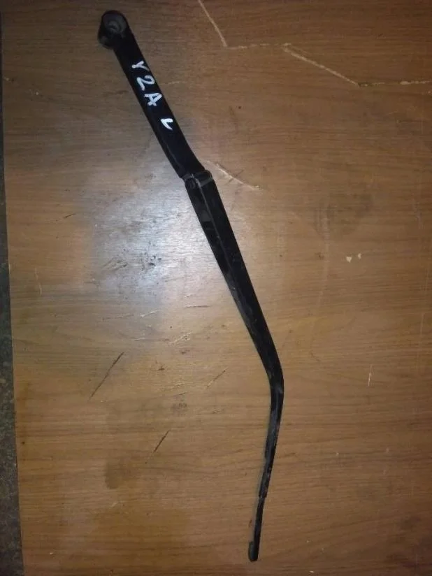 Б.у. поводок стеклоочистителя MITSUBISHI LANCER CY3A MITSUBISHI LANCER CY3A