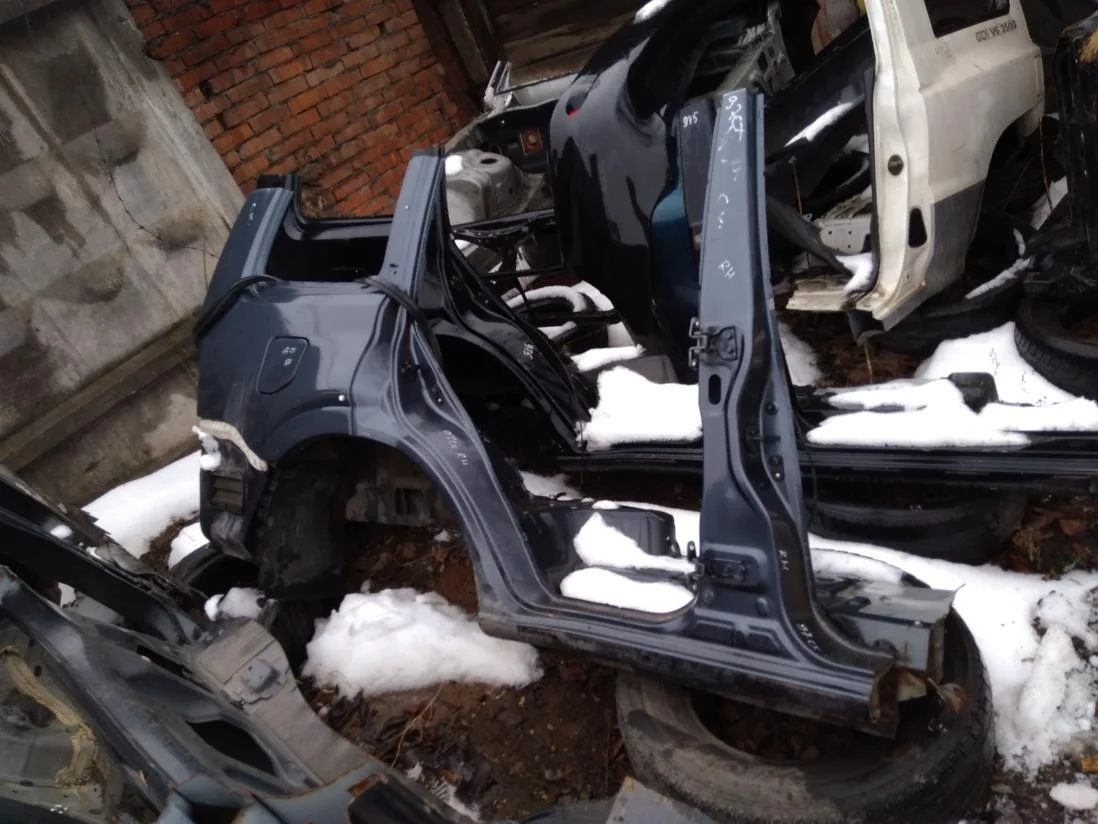 Б.у. лючок бензобака MITSUBISHI PAJERO V97W MITSUBISHI PAJERO V97W