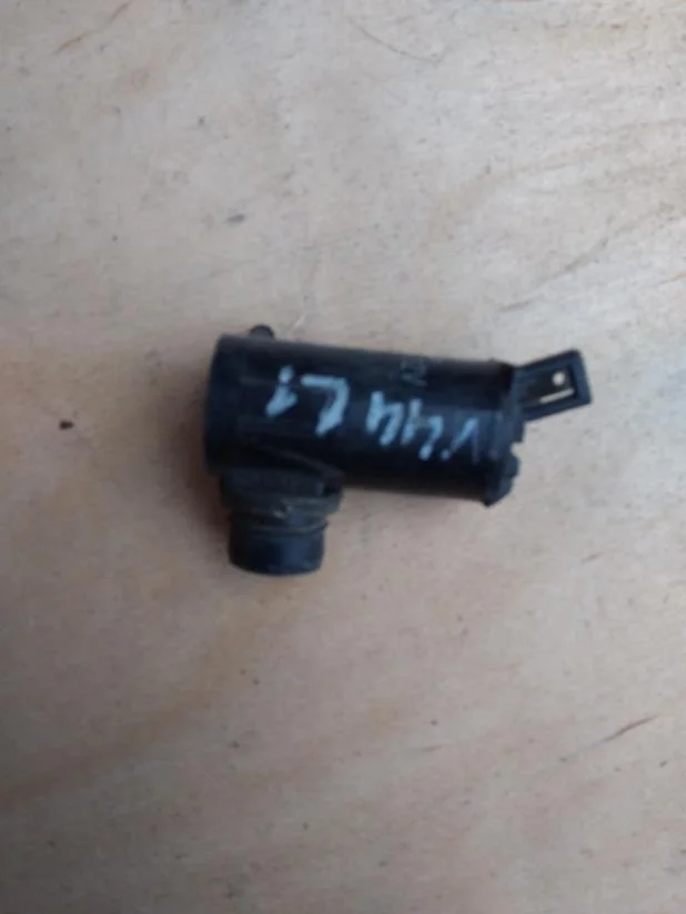 Б.у. насос омывателя MITSUBISHI PAJERO V23W MITSUBISHI PAJERO V23W