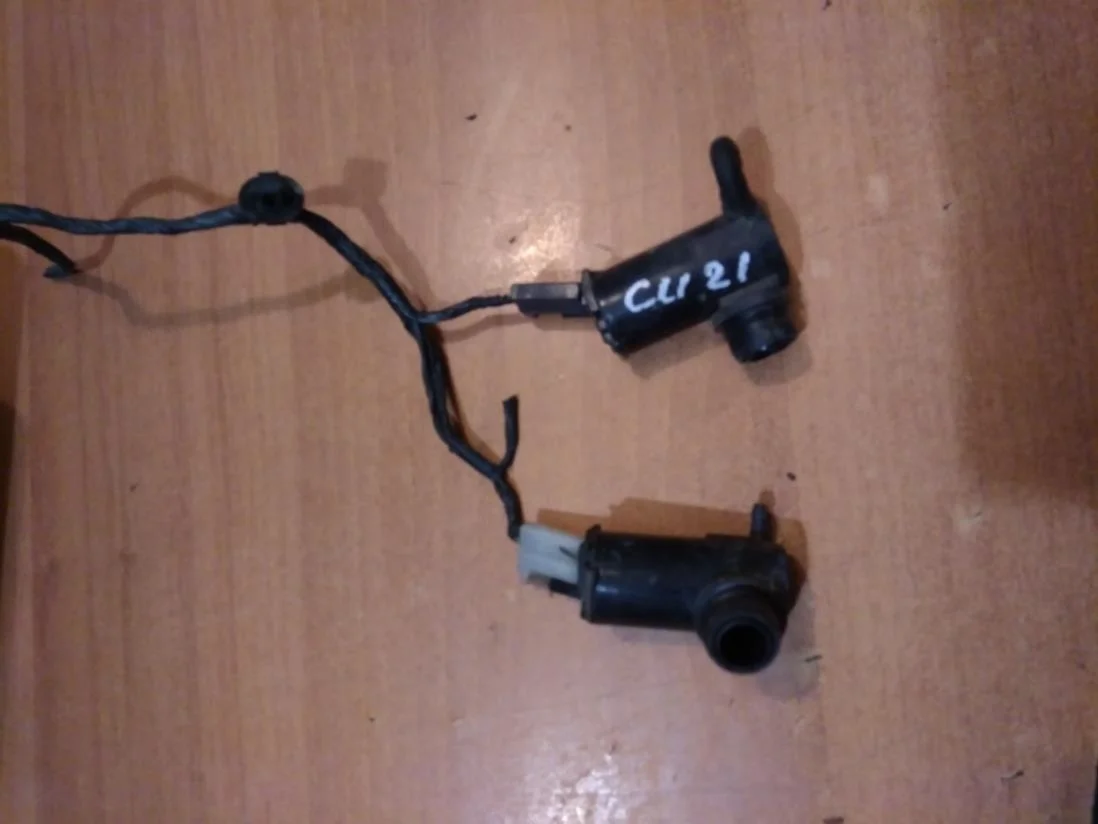 Б.у. насос омывателя MITSUBISHI AIRTREK CU2W MITSUBISHI AIRTREK CU2W