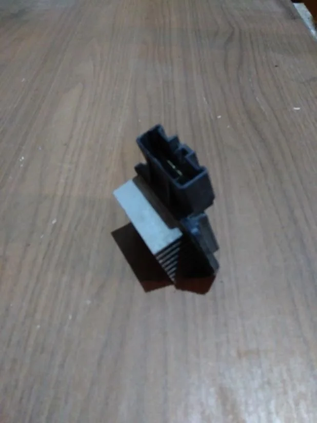 Б.у. резистор печки MITSUBISHI PAJERO V78W MITSUBISHI PAJERO V78W