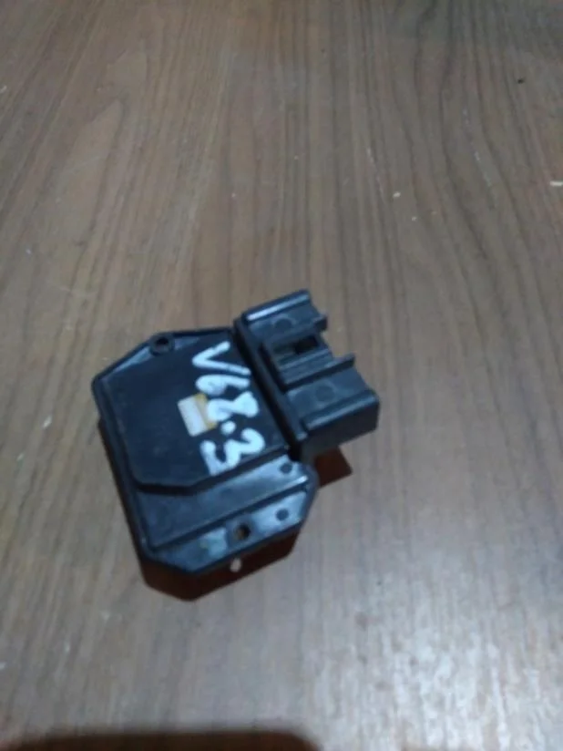 Б.у. резистор печки MITSUBISHI PAJERO V73W MITSUBISHI PAJERO V73W