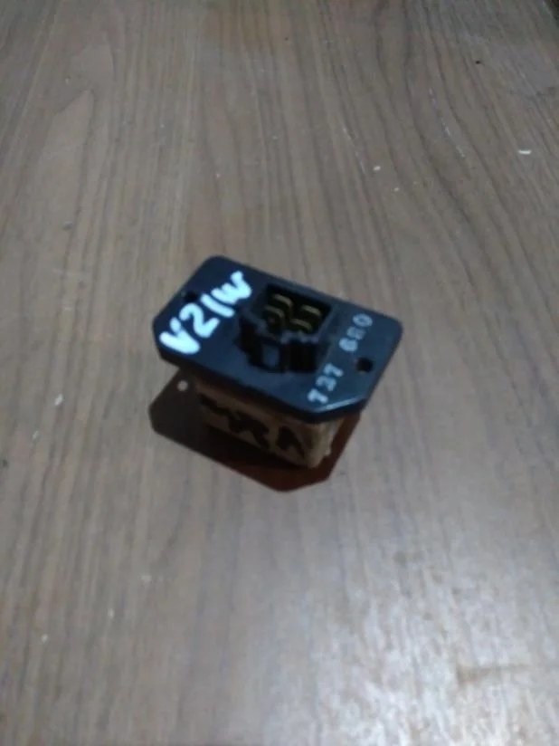 Б.у. резистор печки MITSUBISHI PAJERO V44W MITSUBISHI PAJERO V44W