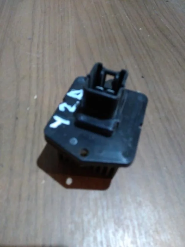 Б.у. резистор печки MITSUBISHI LANCER CY2A MITSUBISHI LANCER CY2A