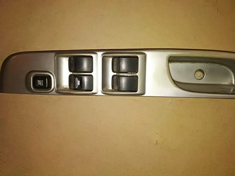 Б.у. блок управления стеклоподъемником MITSUBISHI PAJERO SPORT KH4W MITSUBISHI PAJERO SPORT KH4W