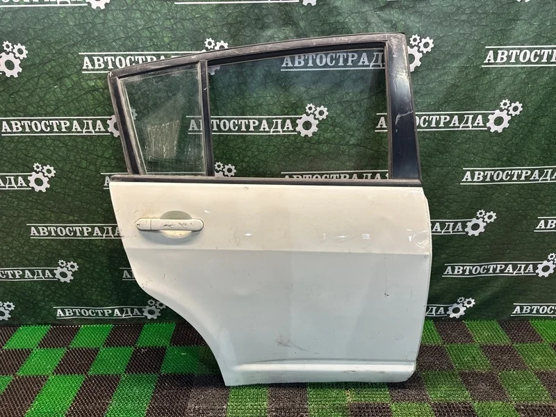 Дверь боковая Nissan Tiida 2006—2009 H2100ED0MM C11, задняя правая