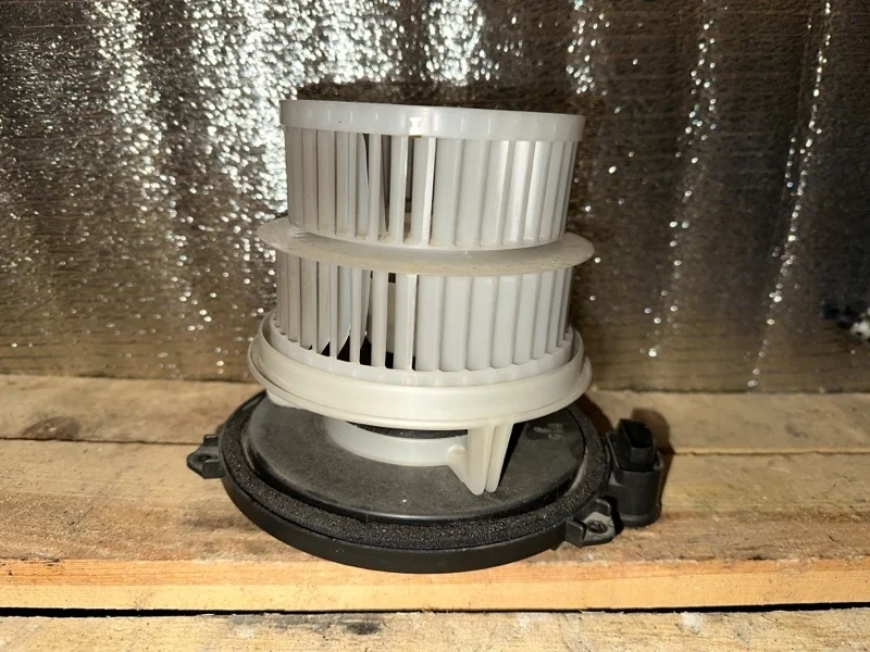 Моторчик печки Lexus GS 2012-2017 8710330471