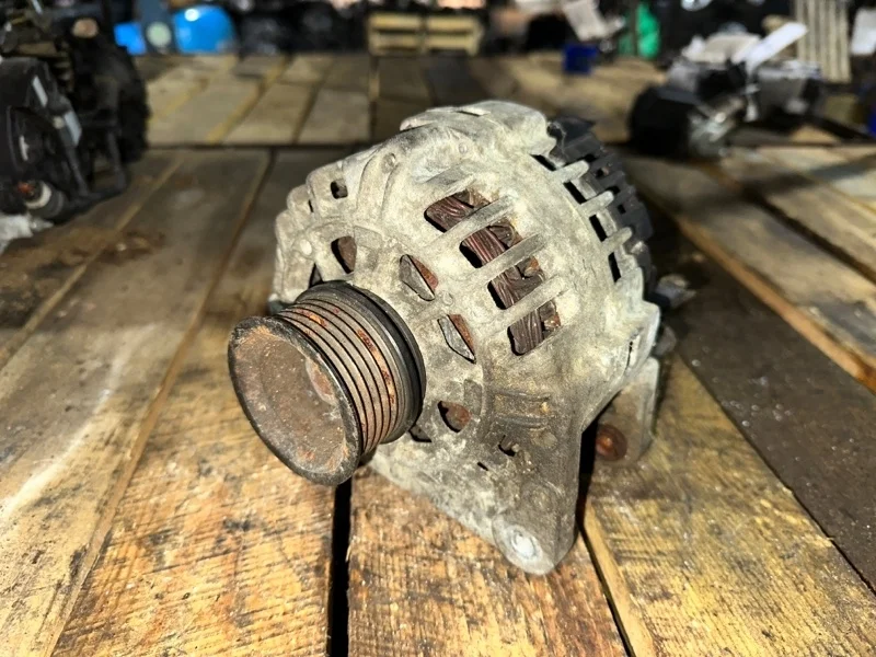Генератор Volkswagen Passat Golf 1999-2003 030903023J