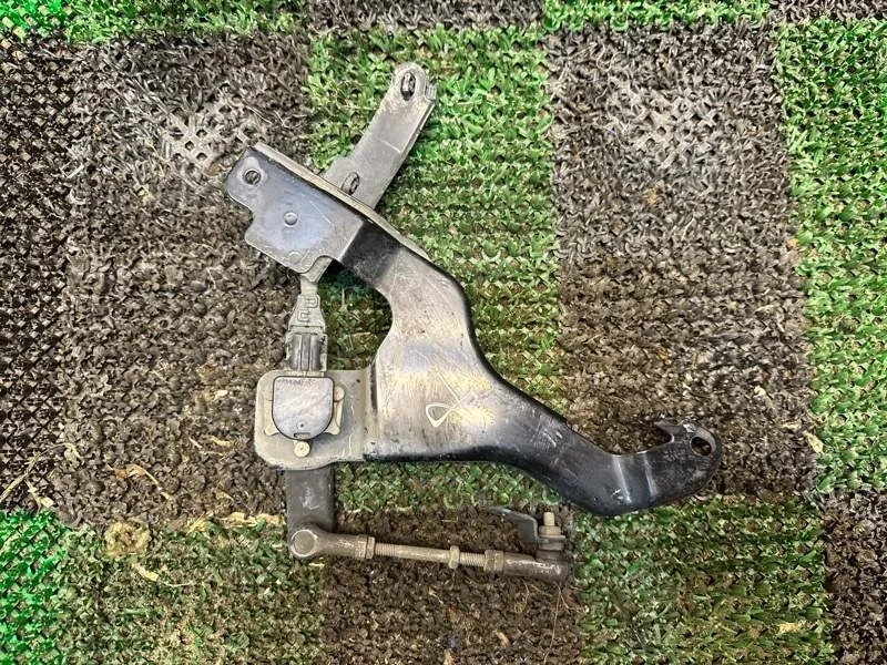 Датчик уровня кузова Lexus LS460 8940550070, передний правый