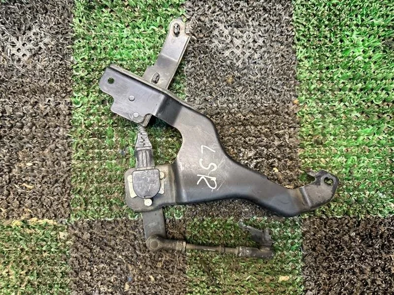 Датчик уровня кузова Lexus LS460 8940550070, передний правый