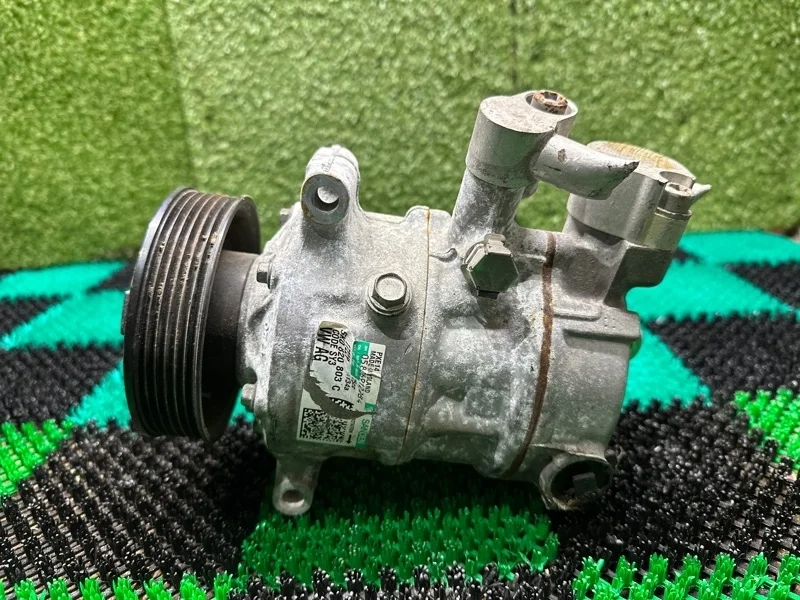 Компрессор кондиционера Volkswagen A3 Octavia Yeti Caddy Golf Jetta 5K0820803C