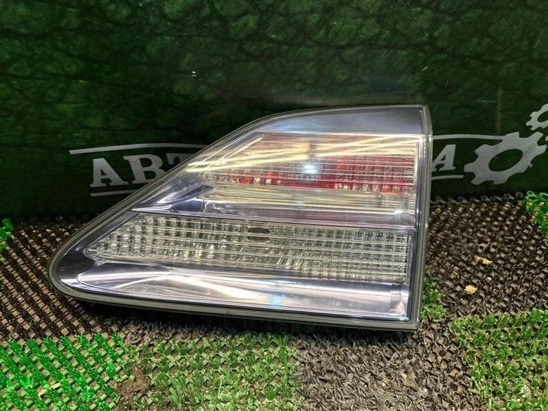 Фонарь в крышку багажника Lexus RX450h 2009-2012 8158148120, задний правый