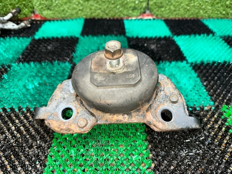 Подушка двигателя Lexus GX460 2009-2022 1236238020, левая