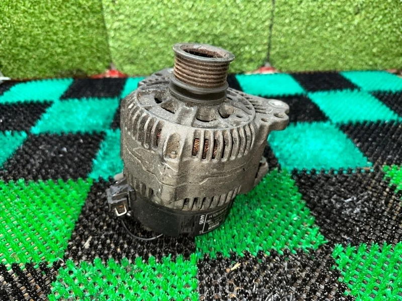 Генератор Volkswagen Caddy Golf Jetta Passat 028903025H