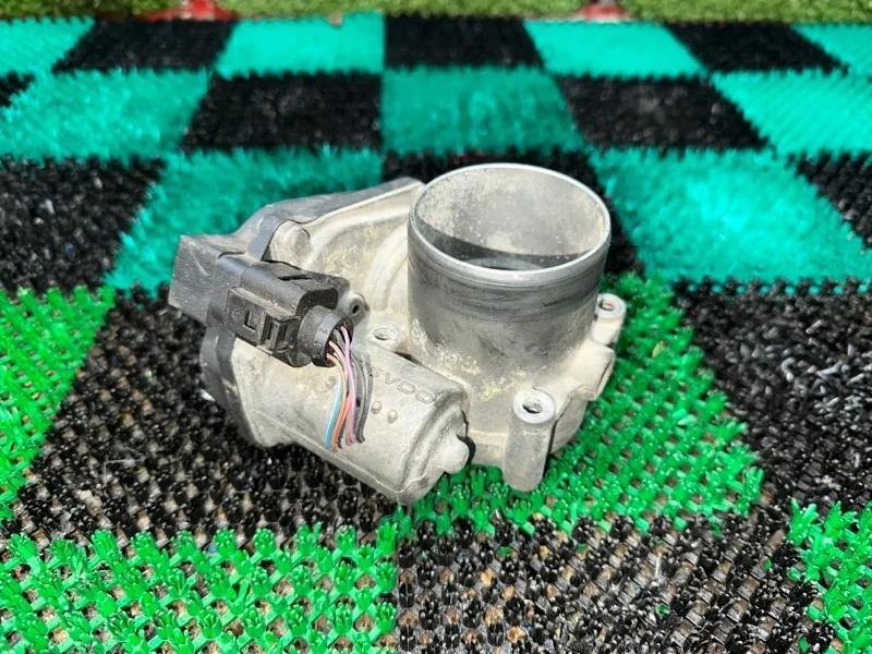 Дроссельная заслонка Volkswagen 2007-2013 03C133062C
