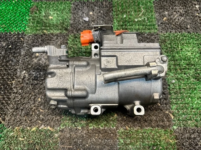 Компрессор кондиционера Lexus Ls600 2007-2015 8837050010