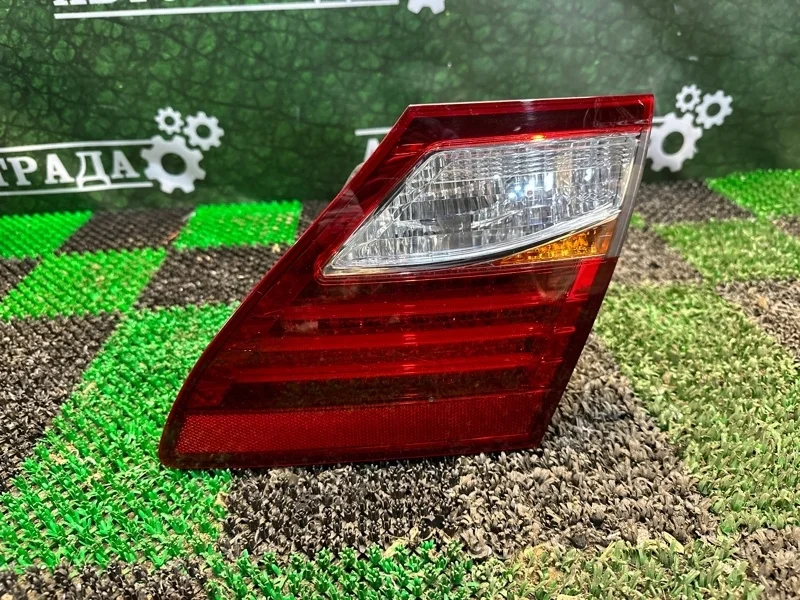Фонарь в крышку багажника Lexus LS460 2009-2011 8158150240, правый