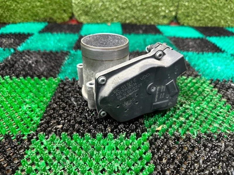 Дроссельная заслонка Volkswagen 2007-2013 03C133062C