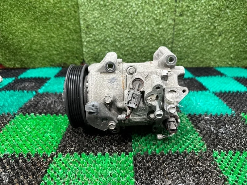 Компрессор кондиционера Lexus RX270 2009-2015 8831048262