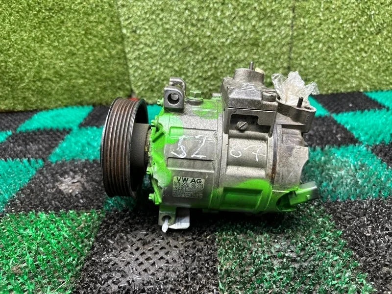 Компрессор кондиционера Volkswagen 2005-2010 1K0820803N