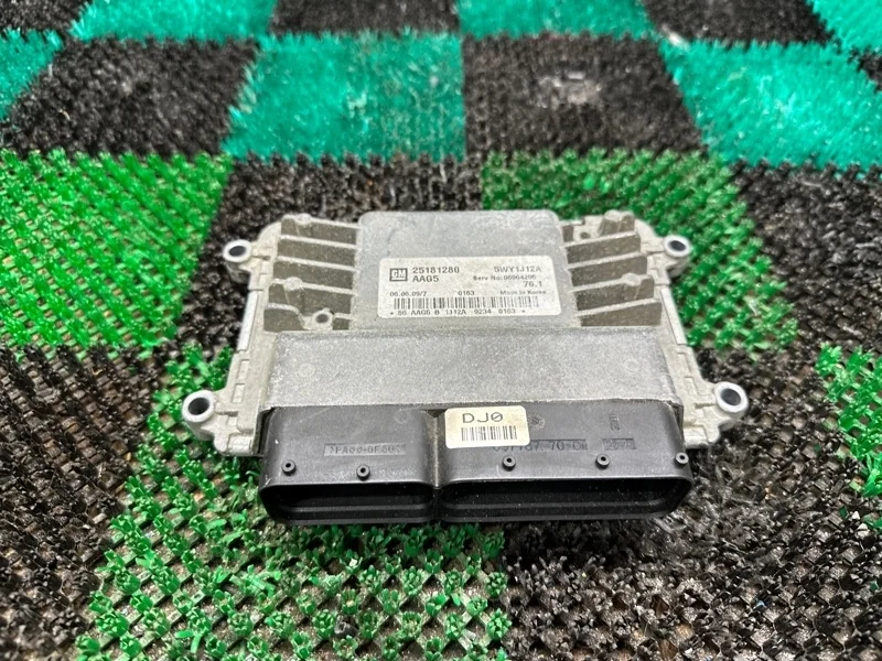 Блок управления двигателем Chevrolet Cruze 25181280