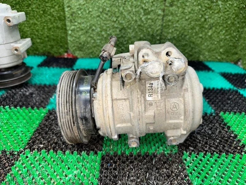 Компрессор кондиционера Hyundai Tucson 2003-2010 977012E300 2.7