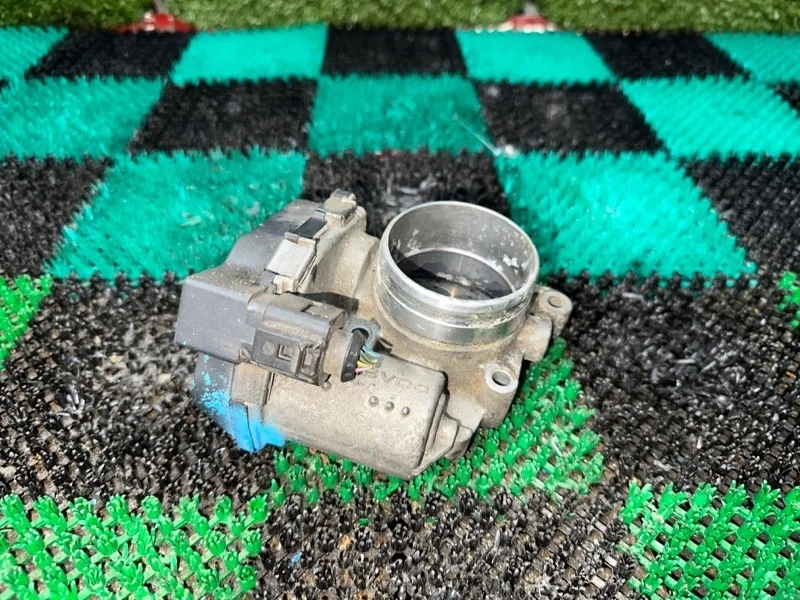 Дроссельная заслонка Volkswagen 2004-2015 06F133062B