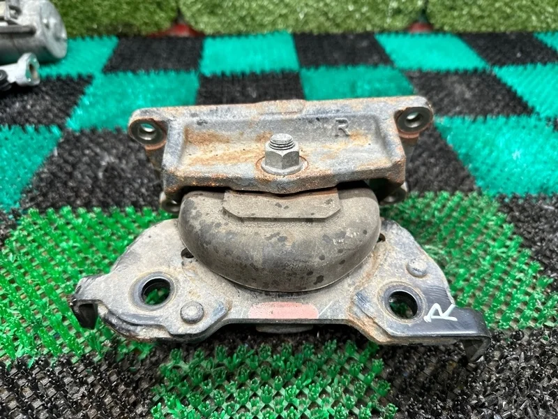 Подушка двигателя LEXUS GX460 2009-2023 1236138260, правая