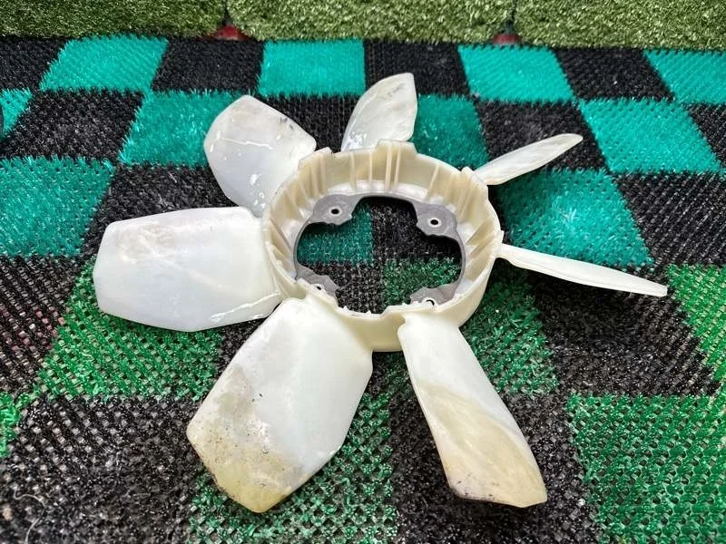 Вентилятор охлаждения радиатора TOYOTA Land Cruiser Prado 2006-2020 1636131060