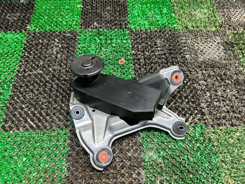 Моторчик дворника Toyota Highlander 2007-2014 8513048040 U40, задний