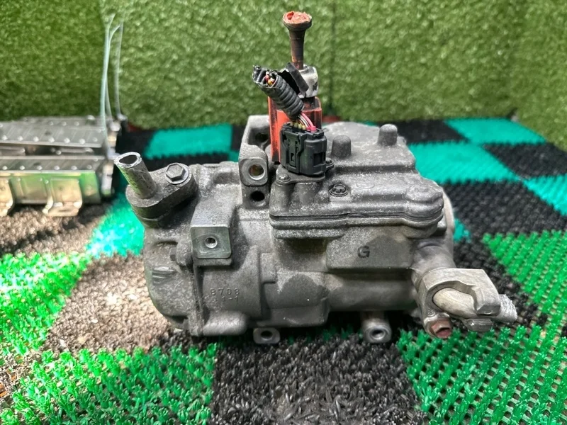 Компрессор кондиционера Lexus RX450h 2009-2014 8837048070 2GR FXE