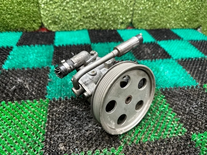 Насос ГУР Audi A4 A5 2008-2012 8K0145153F